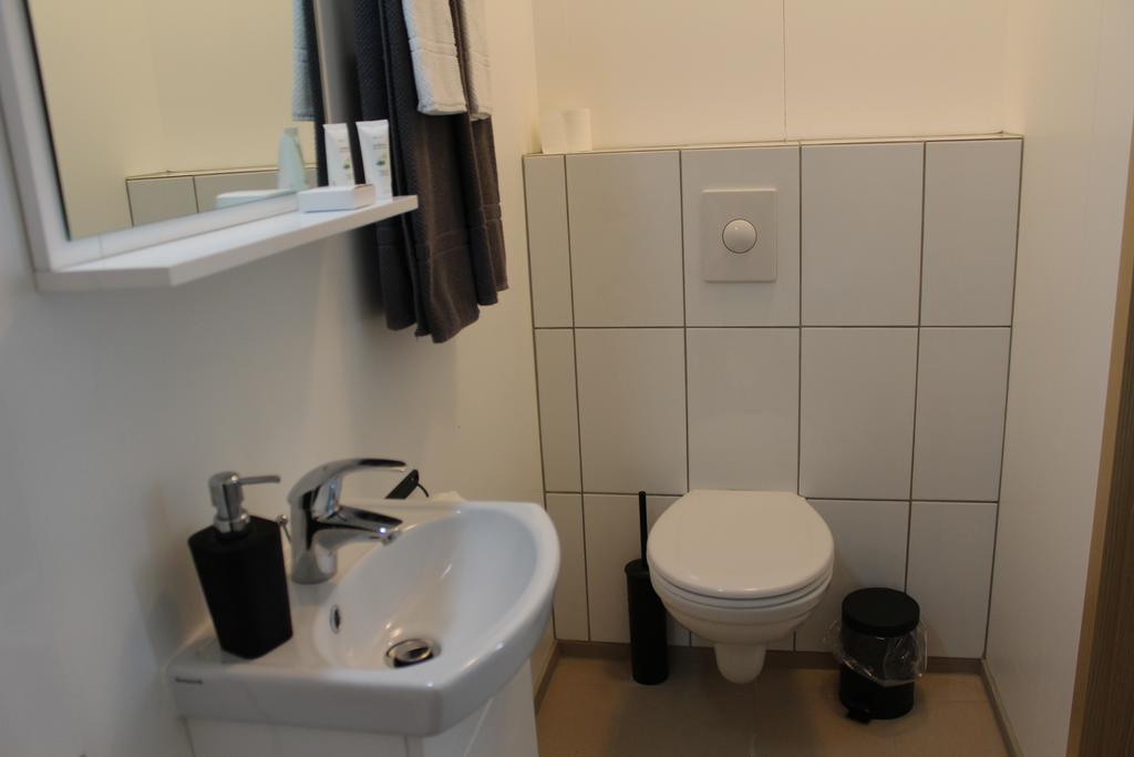 North West Restaurant & Guesthouse Vithigerthi الغرفة الصورة